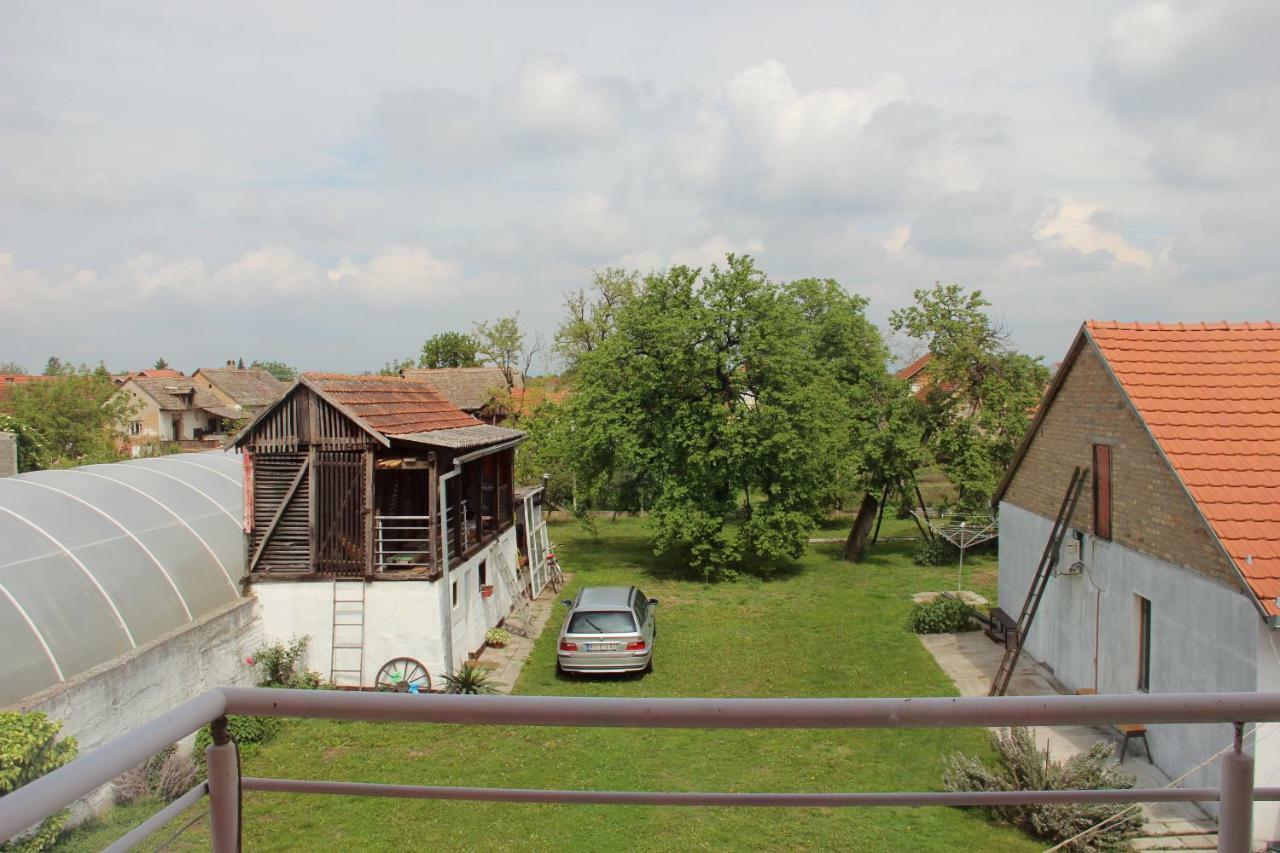 Lux House Olga Ruma Exterior foto